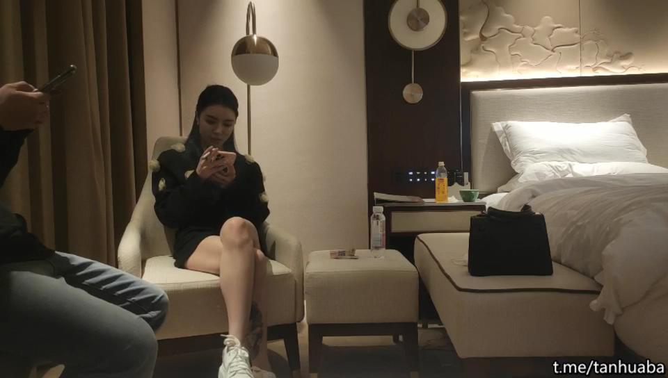 166CM网红女神43KG苗条身材性感包臀裙仙丹加持激情爆操
