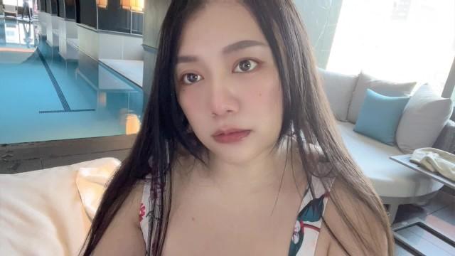 Daisybaby泳池把到大奶正妹帶回房間無套顏射