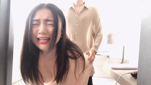Daisybaby約旅館外拍好騷攝影師受不了狂操射精在臉上