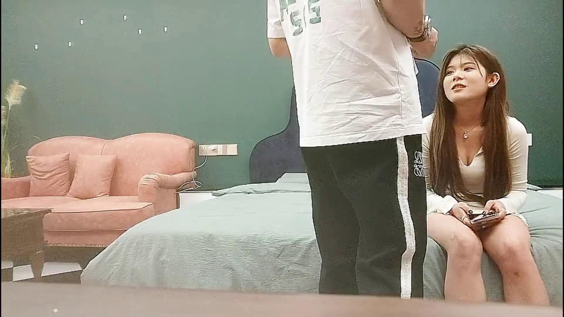 KU无情的屌23岁165cm四川小美女重金酒店来一发肤白貌美乖巧听话一对美乳好评