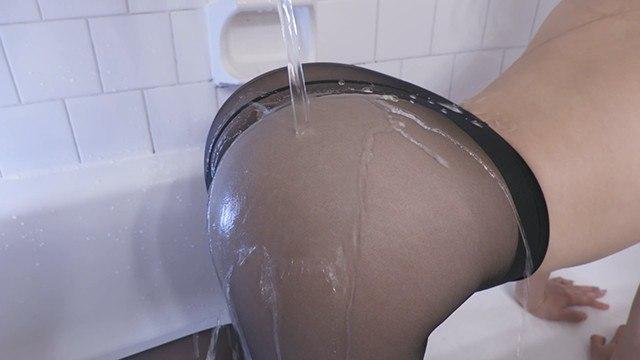 下面有跟棒棒糖继妹的湿袜诱惑