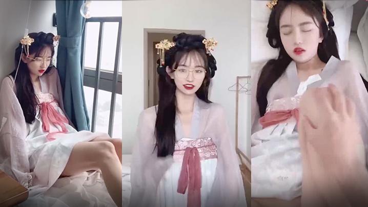 不见星空化身成古典美人穿漢服被幹