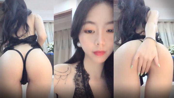 丑曦高颜值苗条身材妹子全裸诱惑秀扭动屁股呻吟娇喘掰开逼逼还挺嫩很是诱惑
