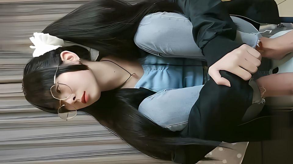 双马尾极品萝莉JK制服黑丝