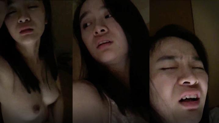 后入小骚货疼得哇哇叫求饶你轻点搞一点都不懂怜香惜玉
