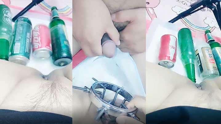 周晓琳等级玩逼疯狂刺激重口啤酒瓶可乐罐酱油瓶子加拳交插尿道搞到高潮喷尿