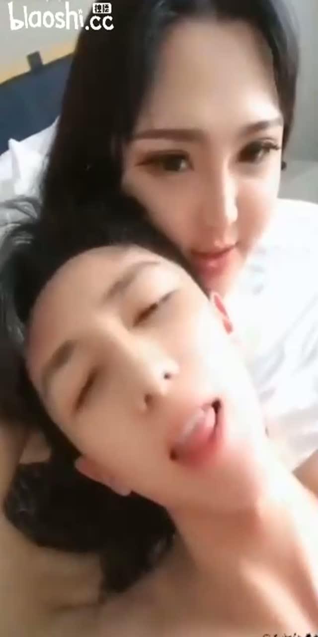国产ts人妖系列娇小可爱的弟弟被人妖姐姐榨干《1》