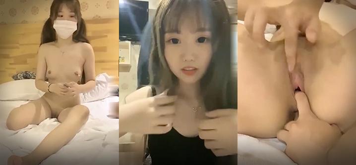 国产妹子吃着两根鸡巴被玩逼