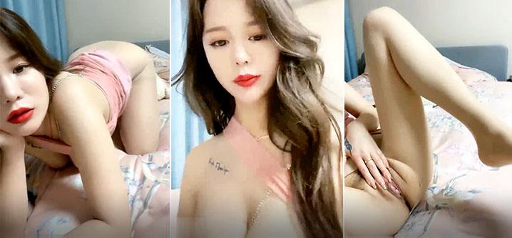 大波浪新人丰乳肥臀网红女神道具自慰露奶装开档肉丝掰穴特写换上网袜热舞扭动跳蛋摩擦塞入叫的隔壁多听得见