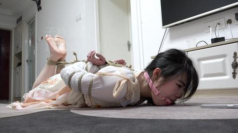 子衿原创严厉女教师双女SP打脚心罚跪驷马依依小敏主演