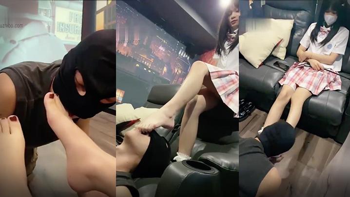 小公狗被jk妹子调教舔脚趾