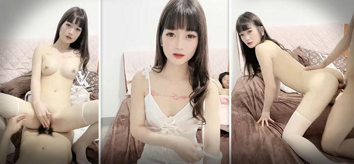 小姐姐十九岁性感红唇白皙美乳妹子啪啪秀骑坐摸逼摩擦上下套弄猛操逼逼无毛