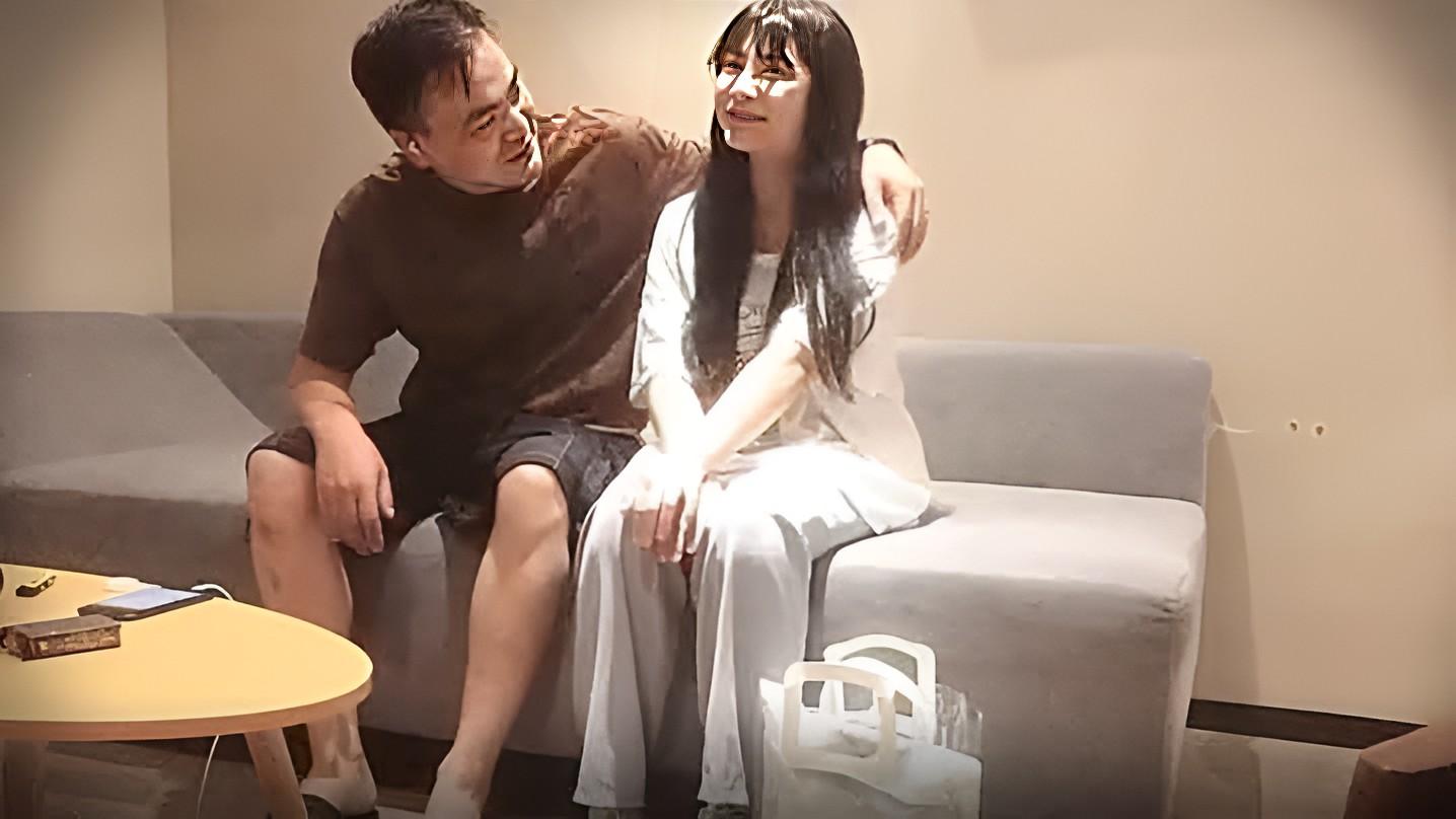 小赵寻花青涩乖巧小姐姐JK制服搭黑丝口交还不习惯但很认真全程给人贴心小女友般的感觉_x264