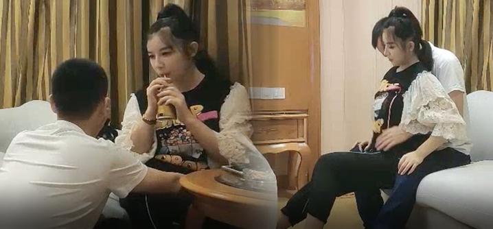 小马丶寻花五官非常精致甜妹小姐姐半脱下裤子舌吻调情特写手指摩擦扣穴
