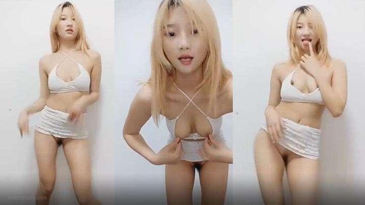 少女直播跳舞啪啪並與男朋友發生性關係