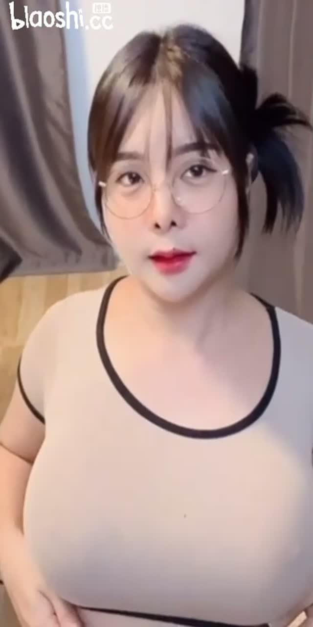 巨乳大屌萝莉谁不爱呢《1》