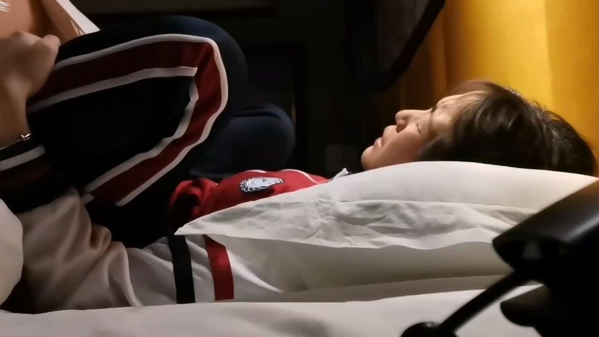 很火爆的高中生流出穿着校服纯纯欲欲