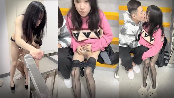 性感小白虎好玩又刺激小美女穿黑色开档丝袜在楼梯口被疯狂玩弄小骚逼
