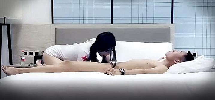 情趣护士装漂亮美乳妹子被干到受不了喊着宝宝你快射出来吧