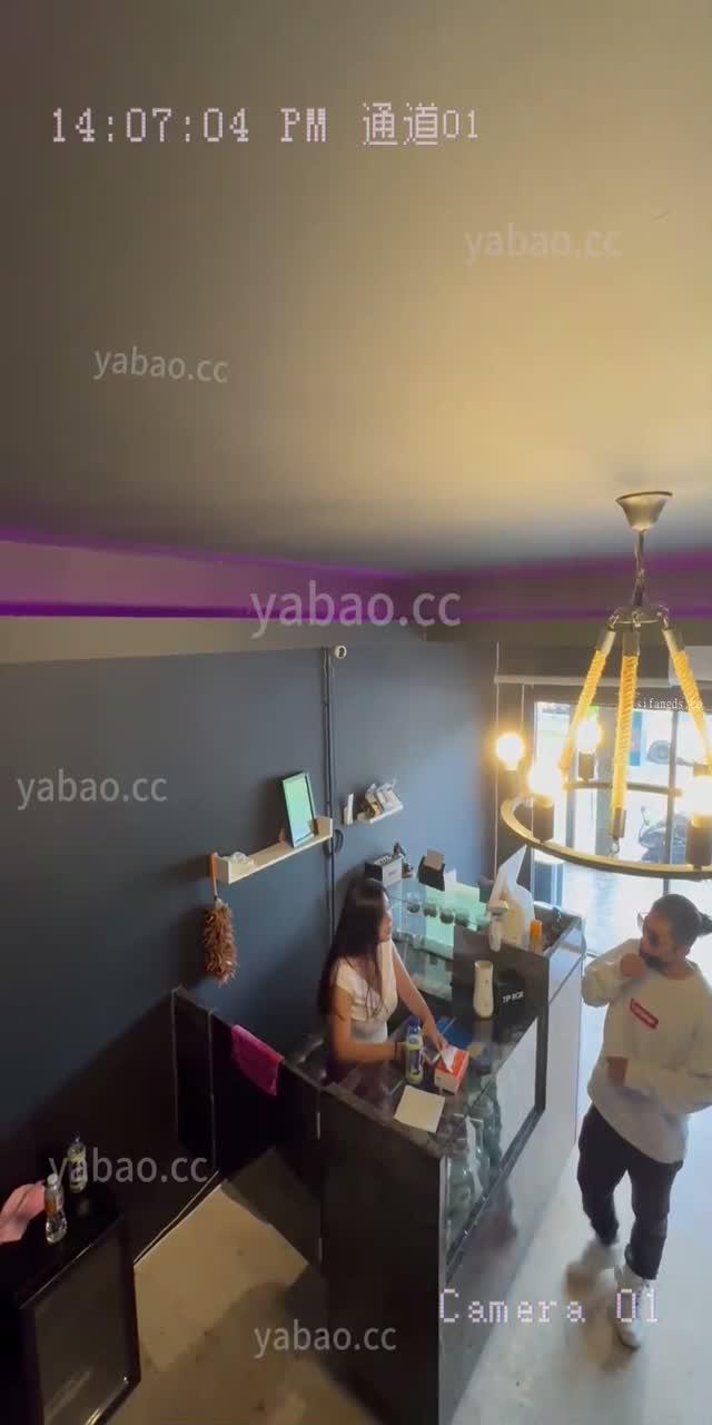 抖音巨乳网红李雅_最新_监控偷拍_前台收银李雅下午和老板在柜台啪啪啪