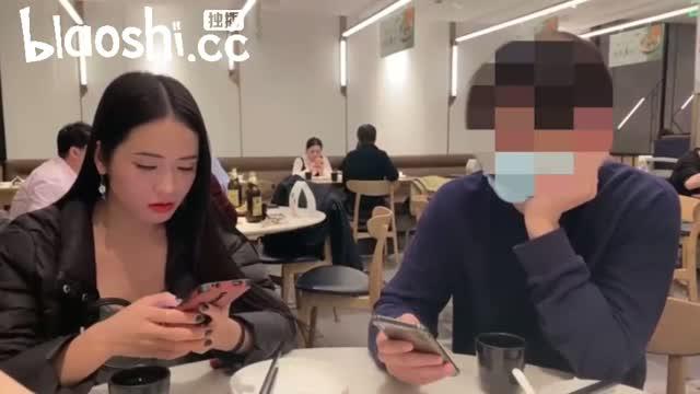 换妻派对咋还有个大屌萌妹01