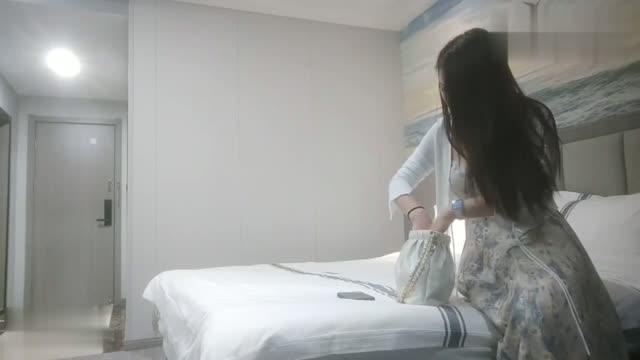 探花精选酒店约炮移动公司上班的模特气质女白领身材极品换上情趣内衣抽插活好水多