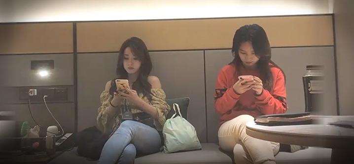 探花约了个两个妹子留一个啪啪按头口交抬腿侧入抽插猛操搞得呻吟连连