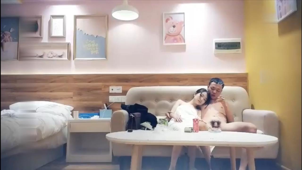 探花身材娇小的小母狗真骚