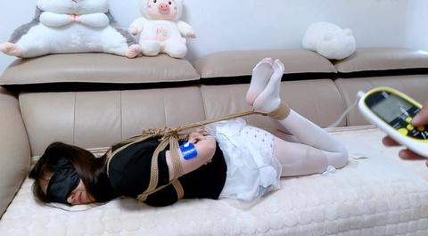 旋律白丝小萌妹被疯狂折磨