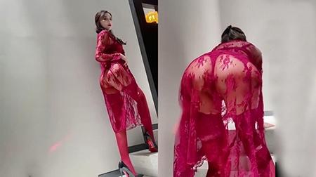 极品模特王馨瑶身材一绝被带SM眼罩拍照
