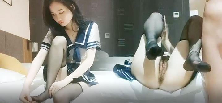 沈先生短裙文静可以亲嘴外围美女换上全套学生制服黑丝抱起来猛操堪比打桩机