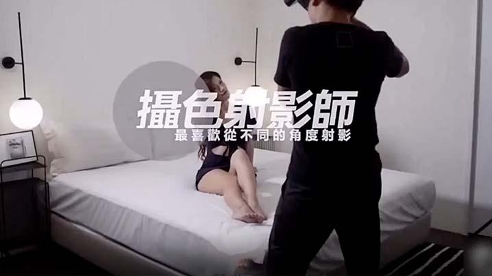 淫荡模特模特主动挑逗攝影师互舔女上位騎乘