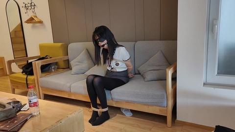 深海里的猫珂珂韩国学生服厚黑丝捆绑挣扎