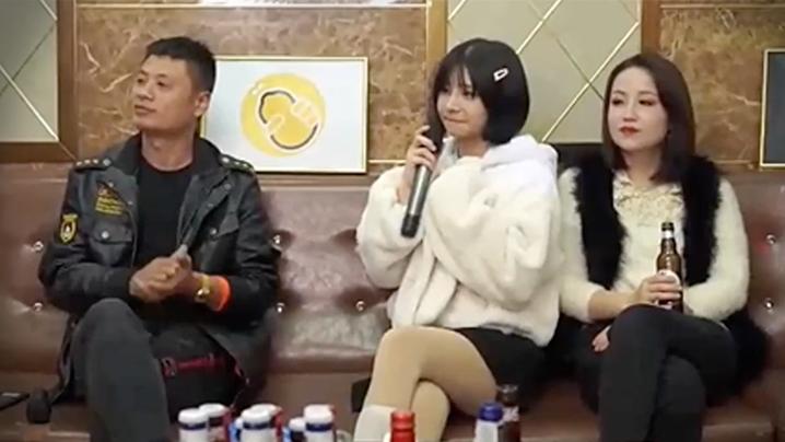 爆操富家母女包工头爆操上司的女儿和妻子