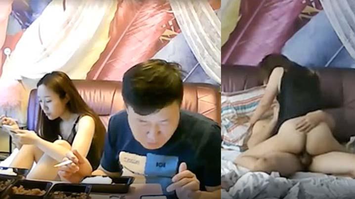 特色酒店偷拍氣質女神范美女白領利用中午休息時間和異地情人開房