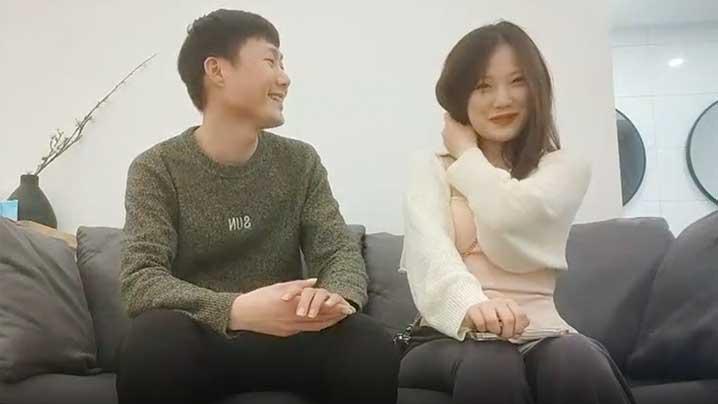 王总探花深夜再约一场骚货听话配合沙发激情爆操