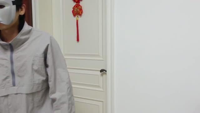 班里的差生为了报复捆绑调教性感女老师