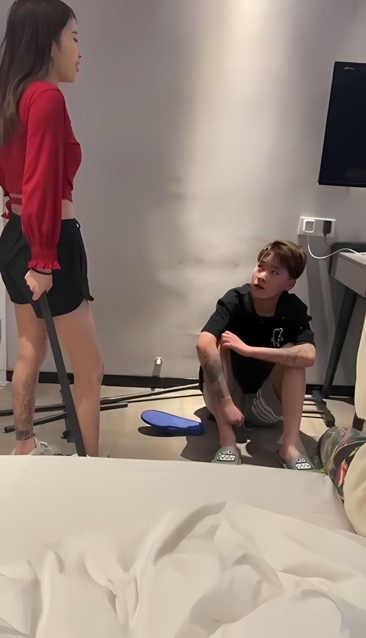 男生出轨被社会姐女友教育