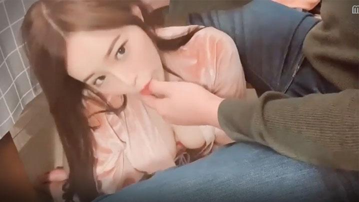看着镜子里的自己被粉丝干