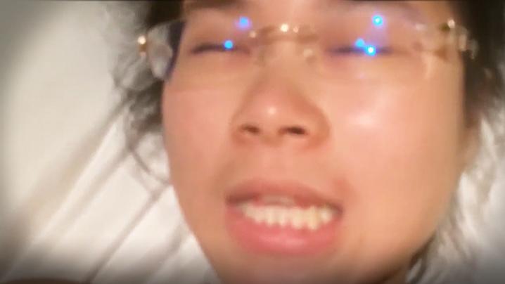 眼睛小妹妹的羞涩