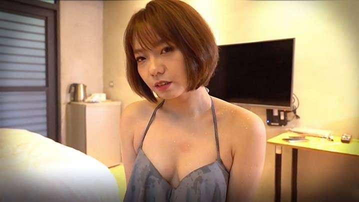 精彩剧情居家体操韵律球哥哥买冰棒回来找雅捷一起吃啪啪啪叫声销魂
