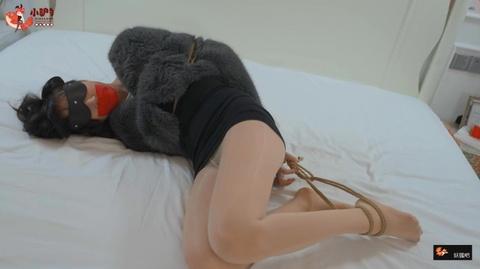 红鲤鱼束缚笔记外传当一个美女无意间捡到了一本奇怪的笔记
