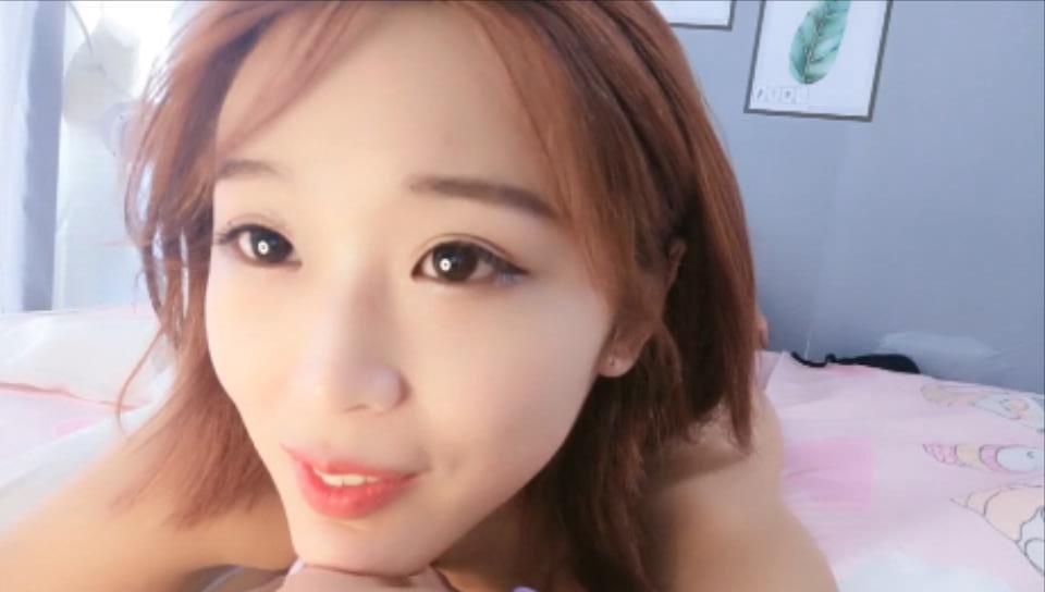 超美主播和粉丝聊骚话自慰给粉丝们做福利淫叫秒射