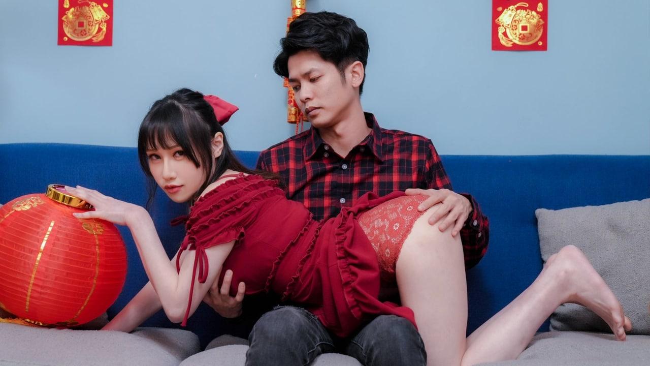 过年偷干老婆的妹妹同住一屋老婆妹妹的胸部好大