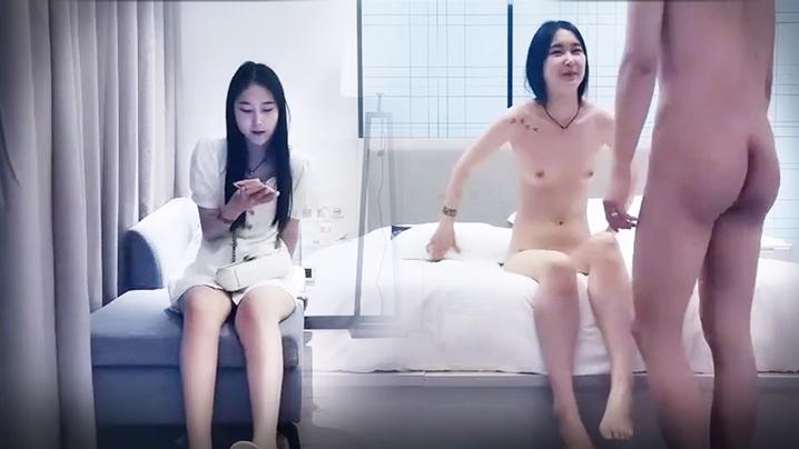 高端外围再约白衣萌妹子偷拍啪啪苗条身材舔弄口交抱着猛操呻吟娇喘非常诱人