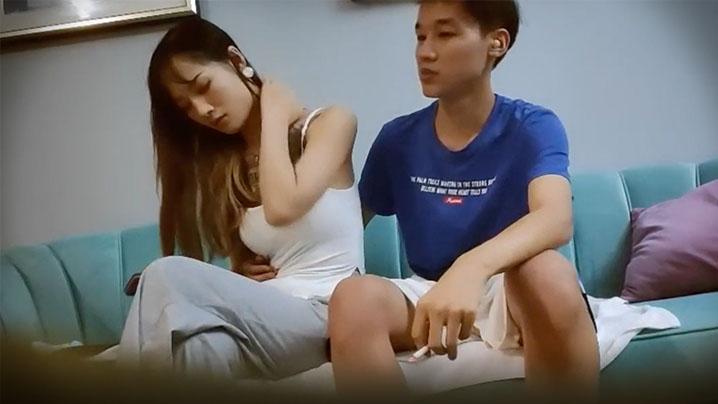 鸭哥只搞嫩妹纹身极品女腰细坚挺美乳大长腿简直完美张开腿舔逼站立后入沙发上猛操