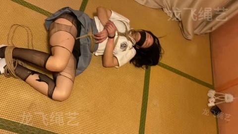 龙飞绳艺虐待手撕丝袜折磨抽打KT凌辱短暂zx